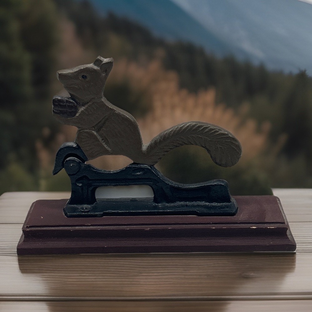 Vintage Metal Cast Iron Squirrel Nutcracker 7" x 5.5x 2.5" Holidays Fall